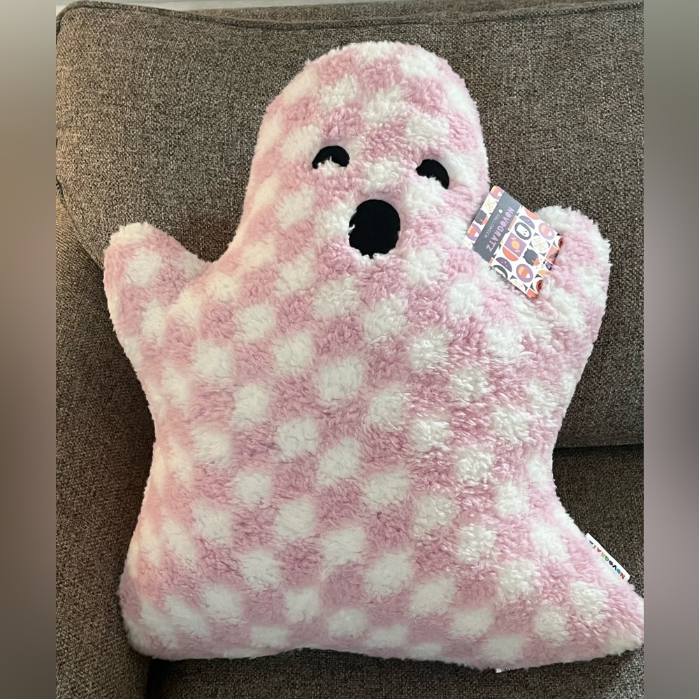 Novogratz SUPER SOFT Ghost Pinky lavender & White Halloween Pillow RARE NWT